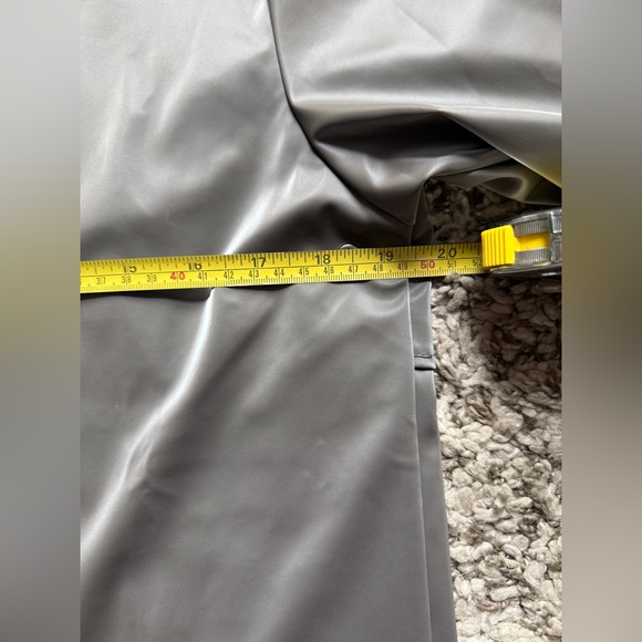 Rains NWT Longer Jacket W3 Sz XS Metallic Grey Hooded Snap Front Outdoor Unisex - Picture 14 of 14